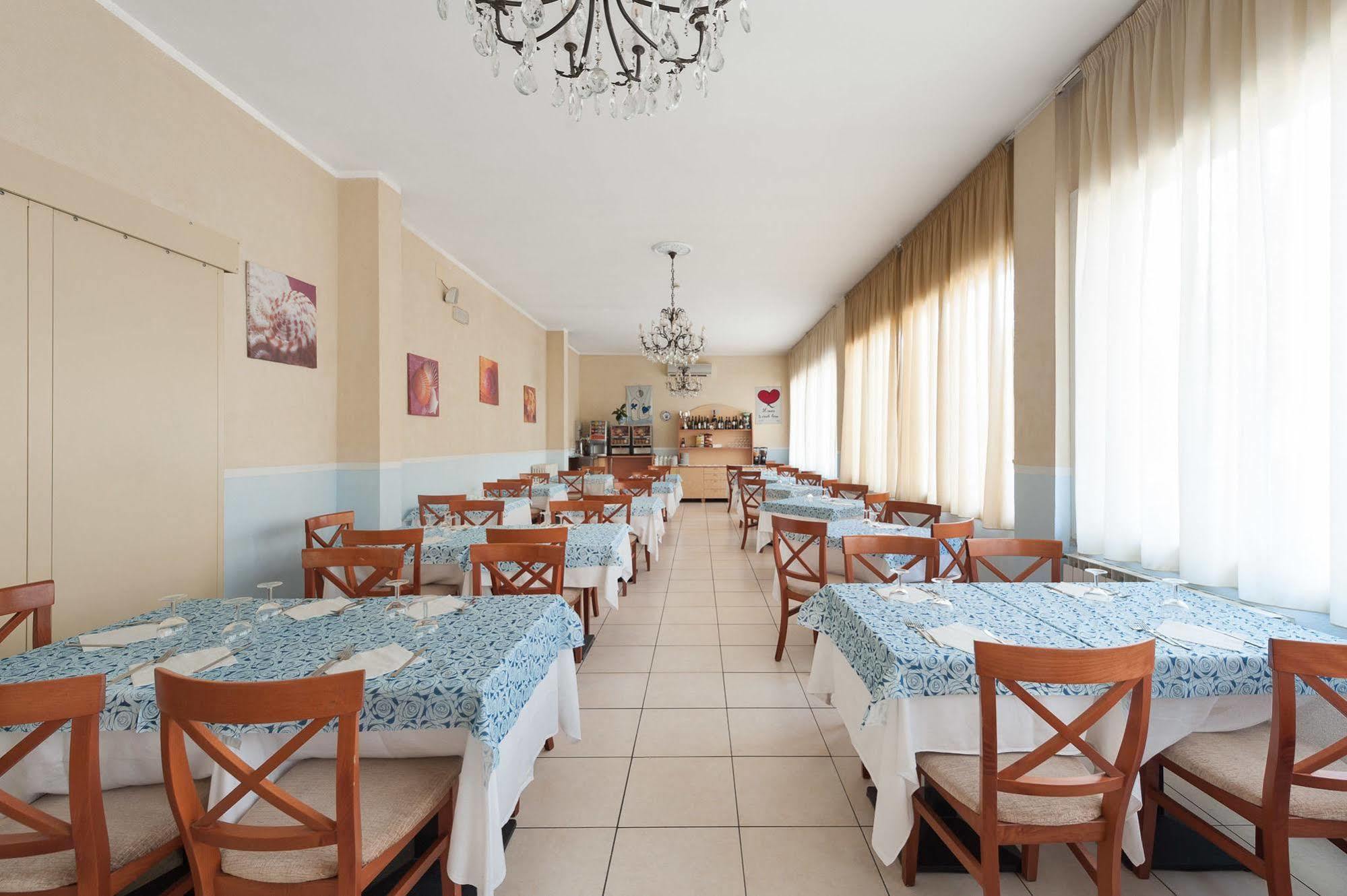 Regina Hotel E Ristorante プンタ・マリーナ エクステリア 写真